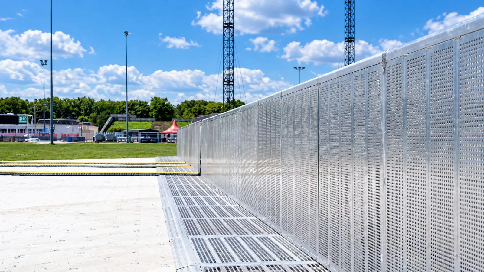 Aluminium Mojo Barrier line on a festival site