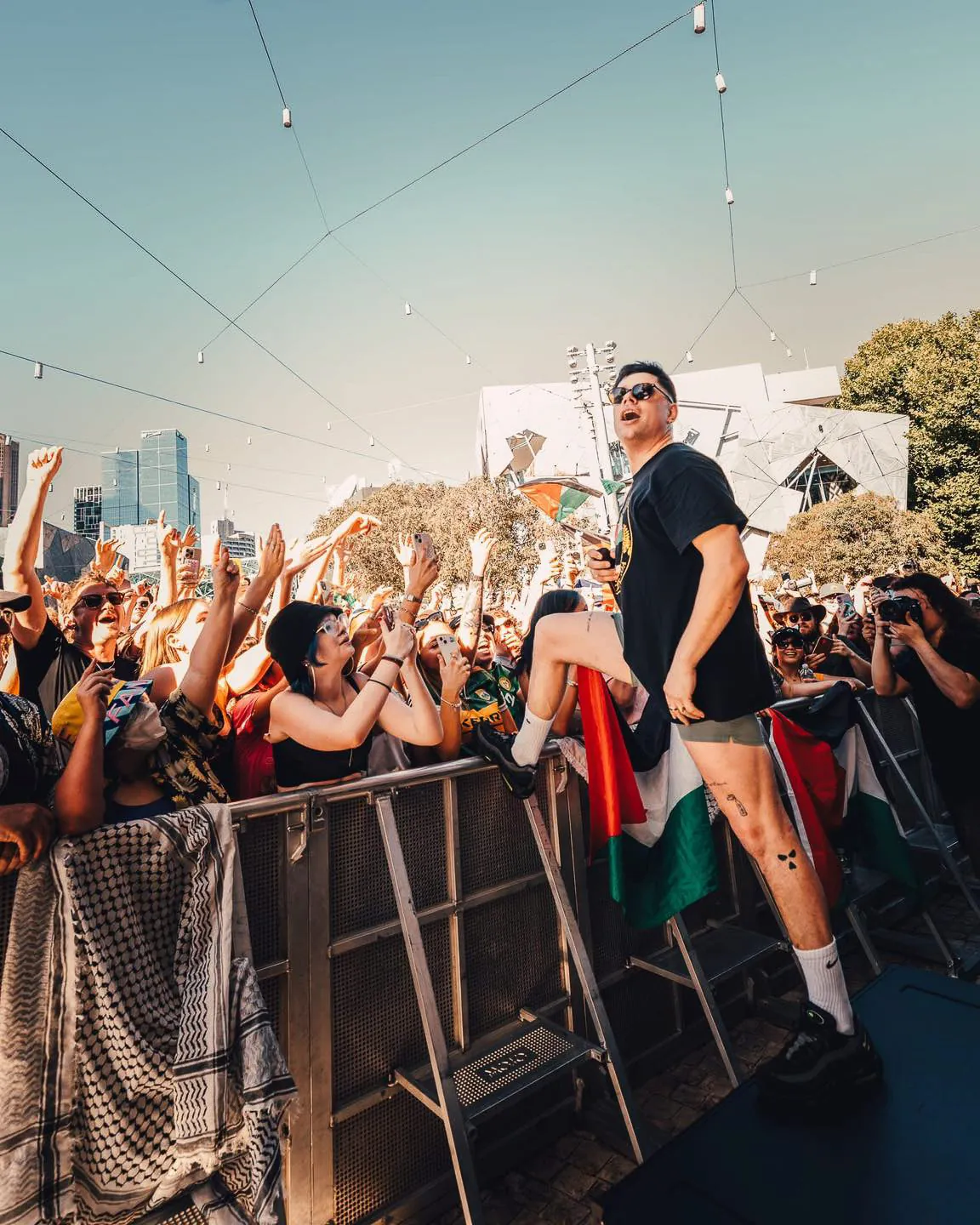 Festival crowd at the Mojo Barrier front row